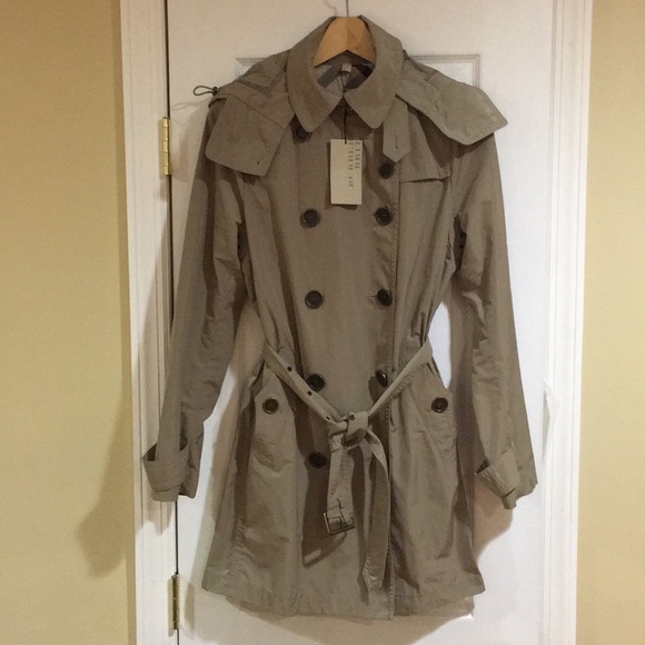 NWT Authentic Burberry classic trench coat